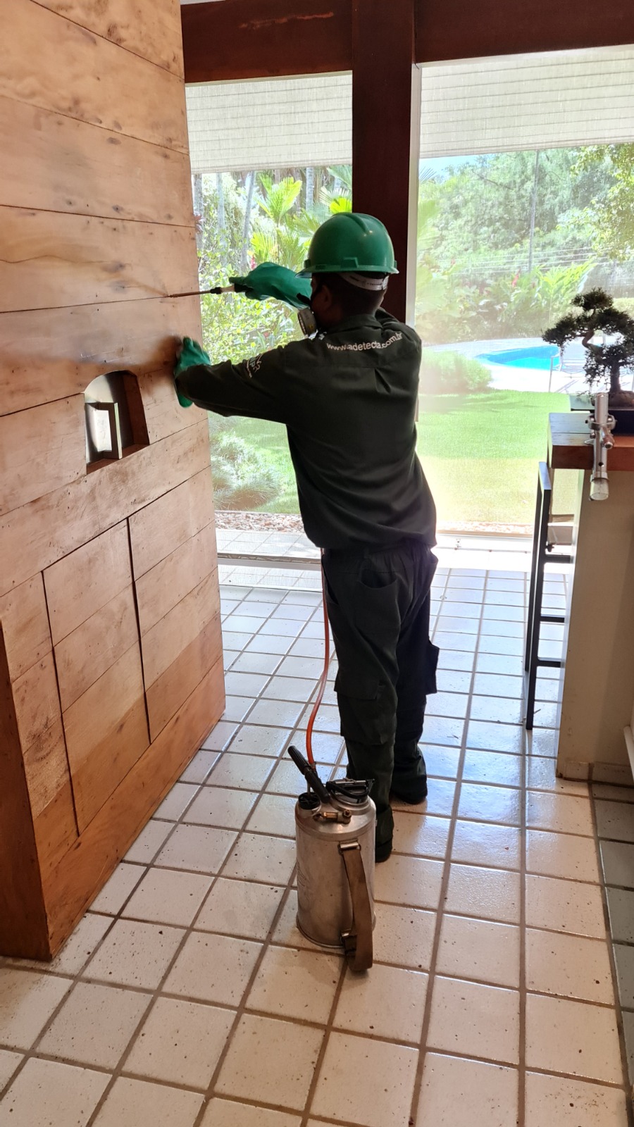 Técnico da Detecta em atendimento residencial